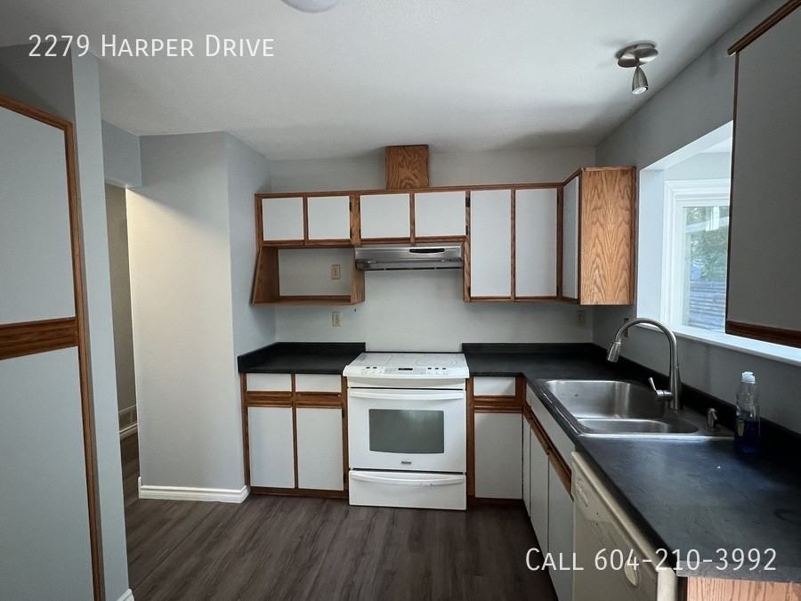 2279 Harper Dr - Photo 2 of 29