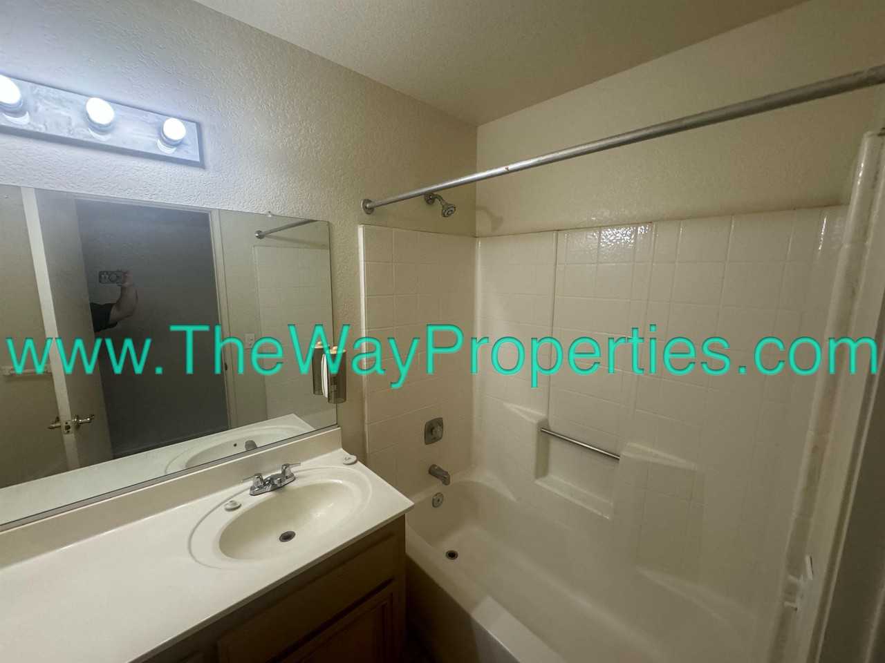 10660 Cottonwood Ave #1 - Photo 7 of 10