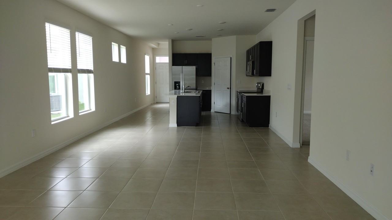 816 Friendship Cir #0 - Photo 2 of 13