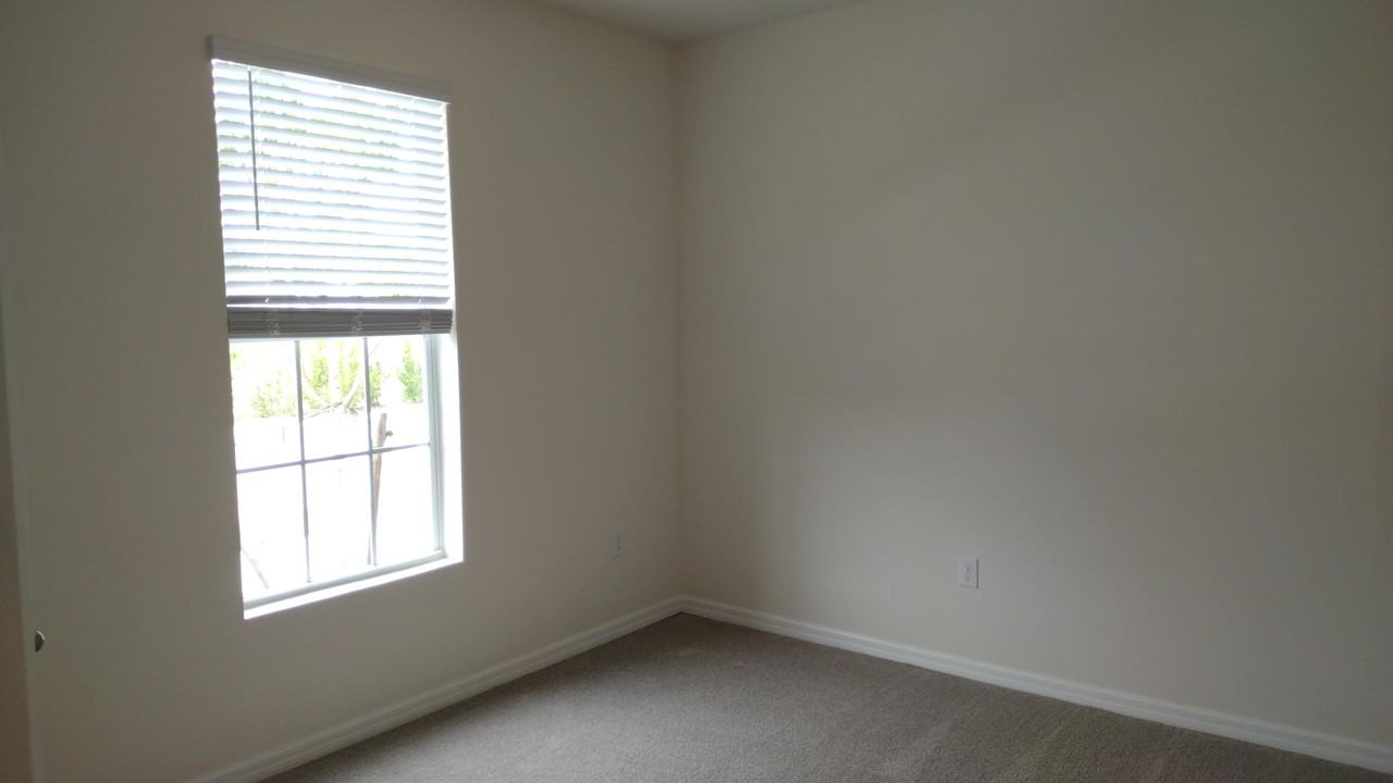 816 Friendship Cir #0 - Photo 6 of 13