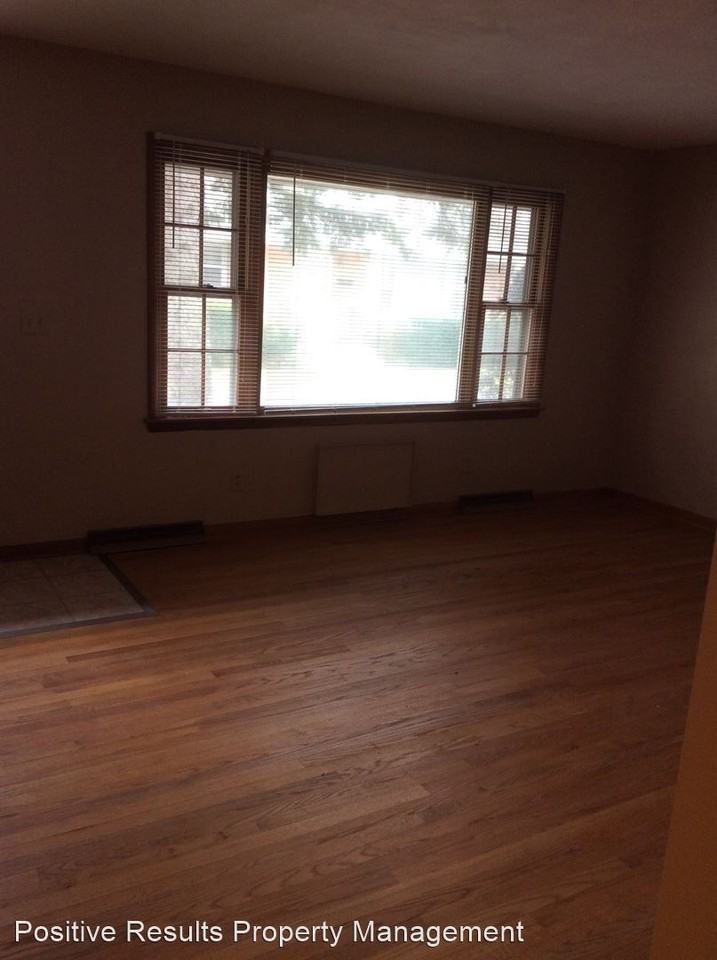 1626 Eastmoreland Ave - Photo 3 of 10