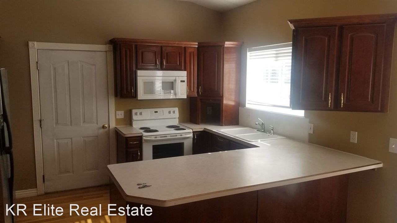 2828 N 1050 E - Photo 3 of 14