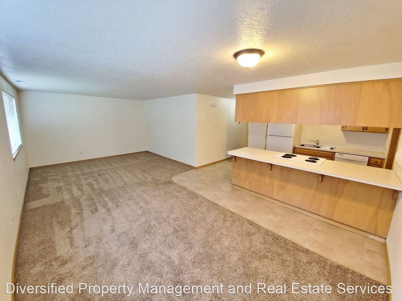 452 Olson Dr - Photo 2 of 14