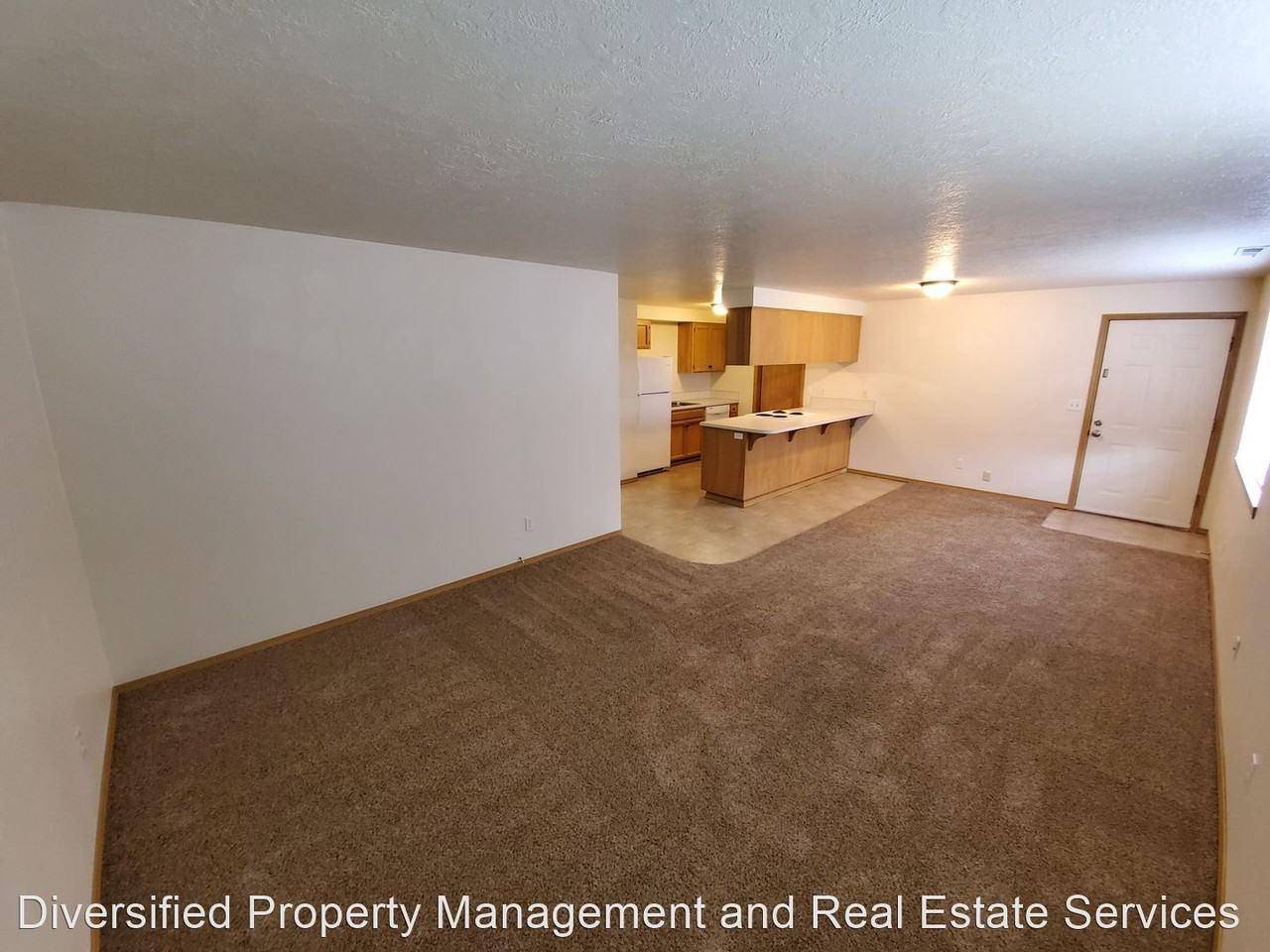 452 Olson Dr - Photo 3 of 14