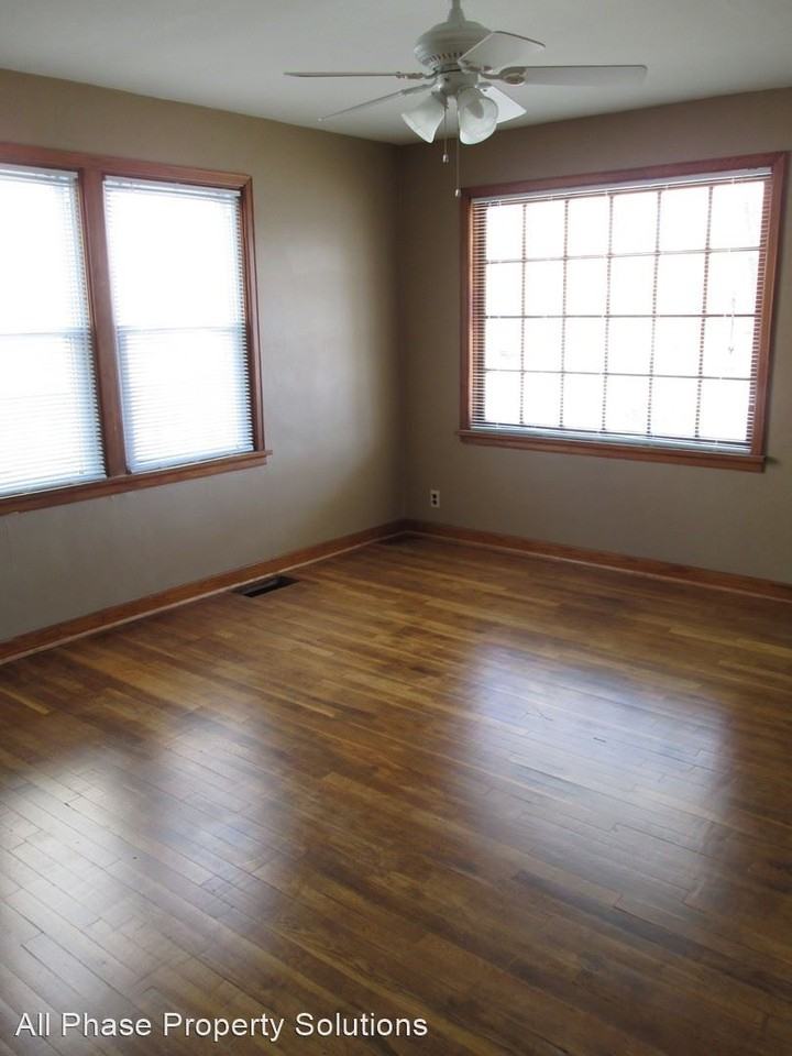 730 S 19th St - Photo 3 of 12