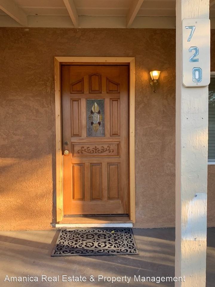 720 E George St - Photo 3 of 12