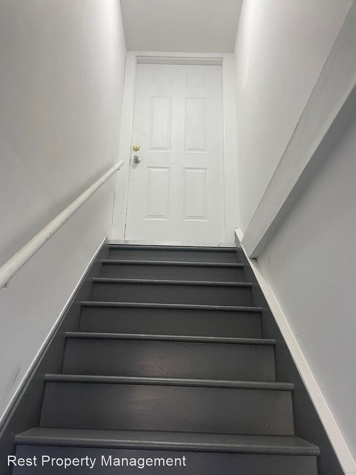 137 East Main St - Photo 3 of 23