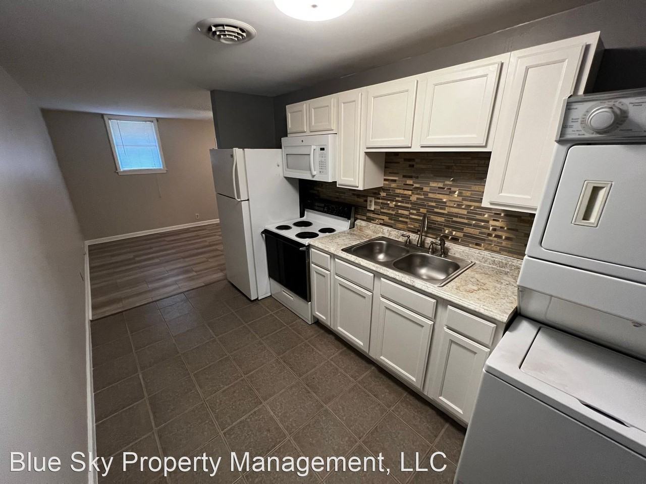 1821 Indiana Ave - Photo 2 of 9