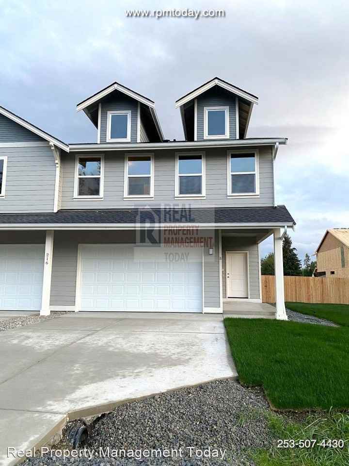 216 Scott St - Photo 2 of 15