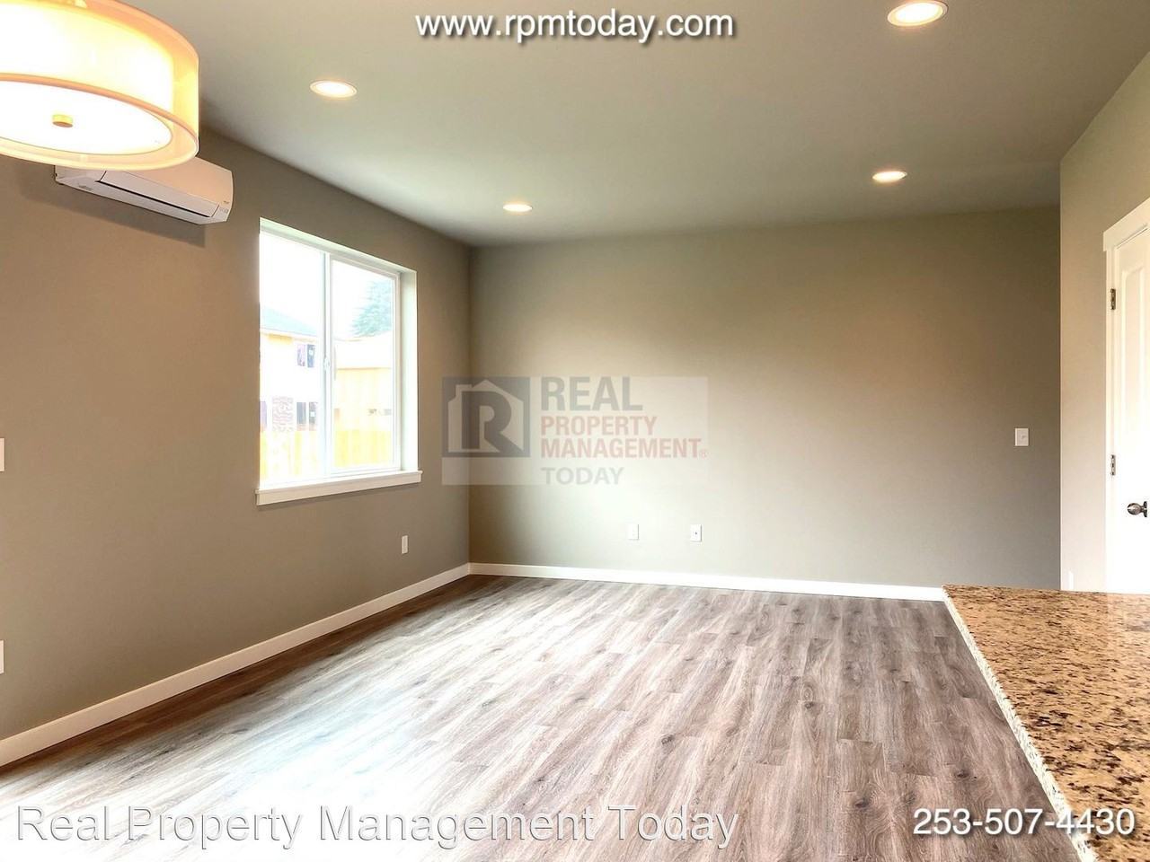 216 Scott St - Photo 3 of 15