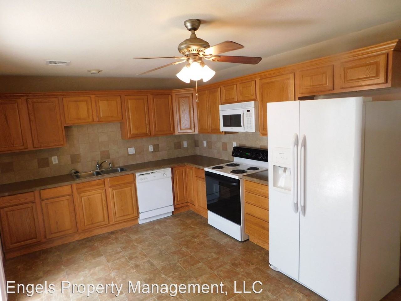 332 Columbia St - Photo 3 of 9