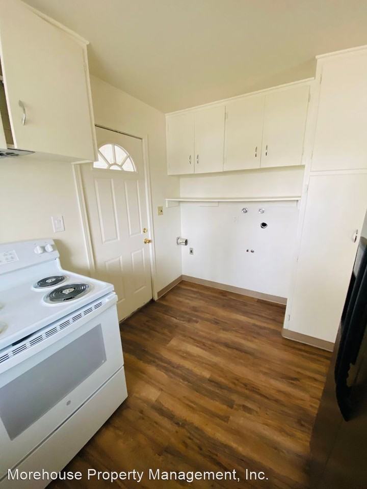 925/931 Mitchell - Photo 3 of 9