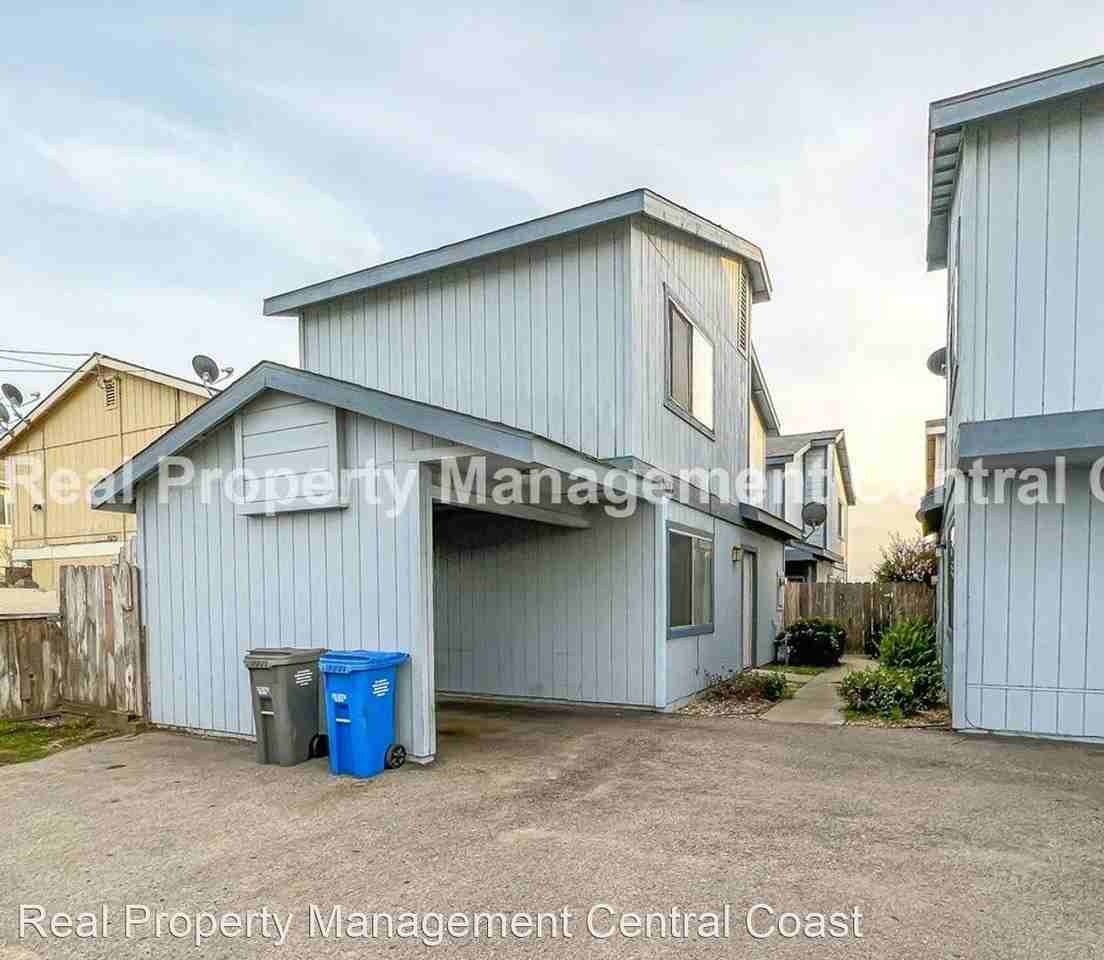 1877 19th St - Photo 3 of 8