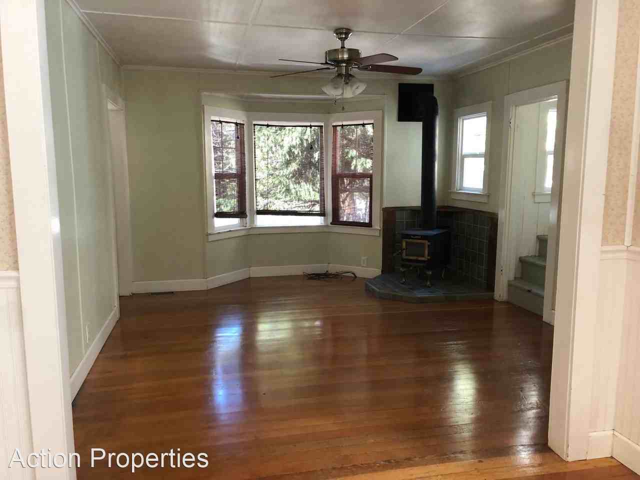 2882 Elmer St - Photo 2 of 13