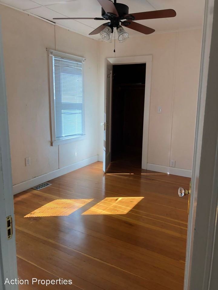 2882 Elmer St - Photo 3 of 13