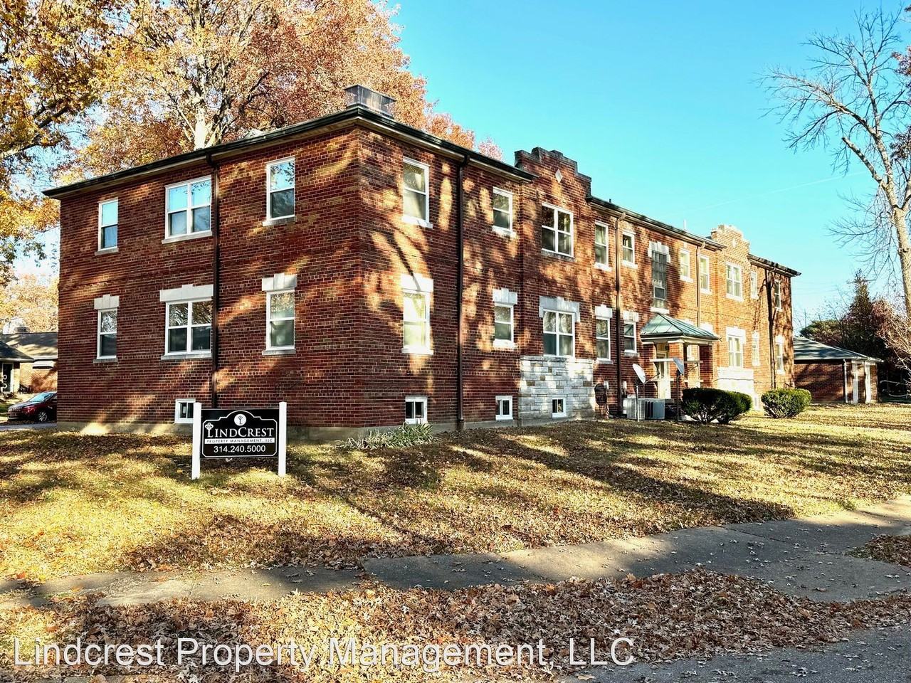 Residences at Robert and Sunshine Apartments in St. Louis Hills, St