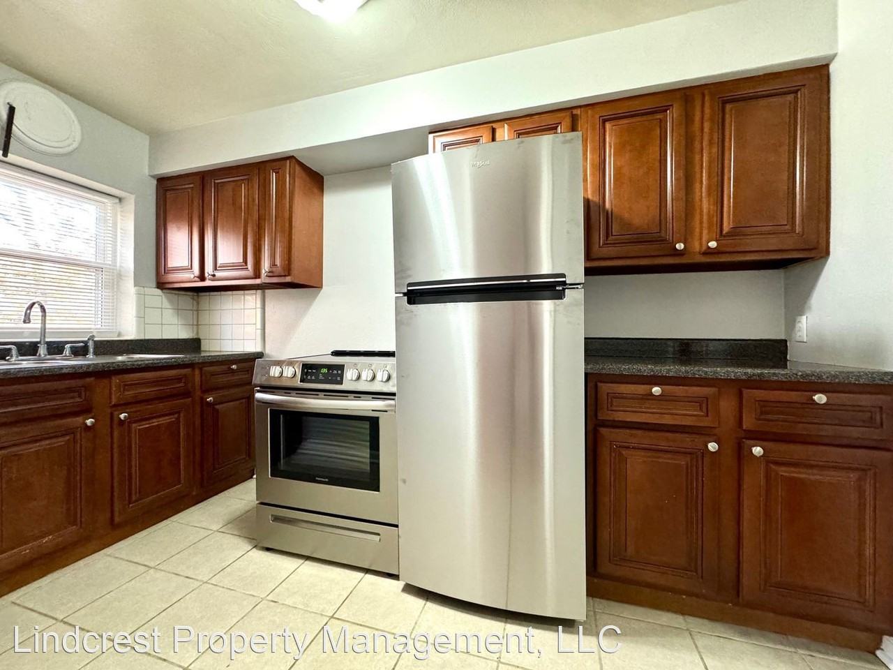 Residences at Robert and Sunshine - Photo 2 of 8