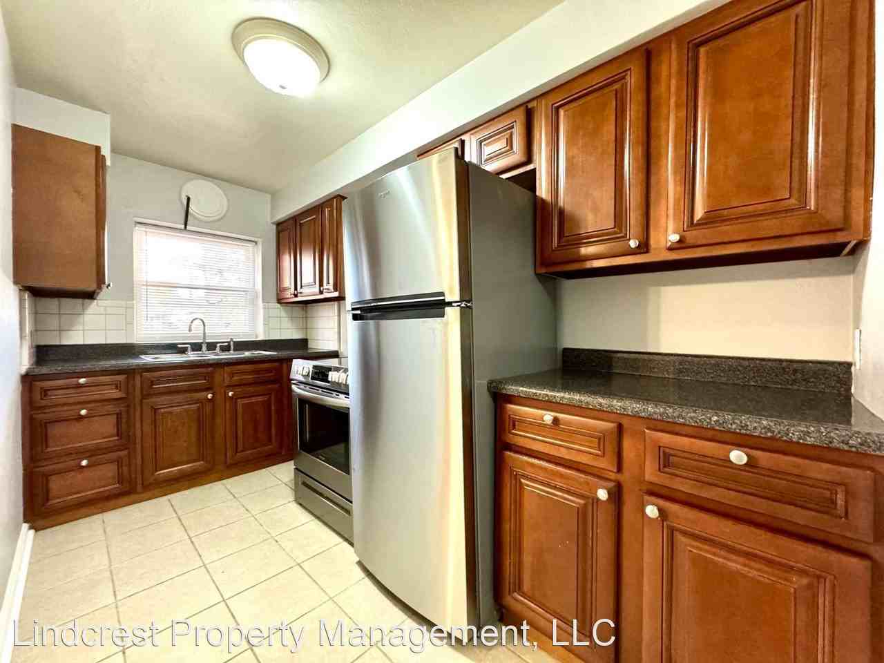 Residences at Robert and Sunshine - Photo 3 of 8