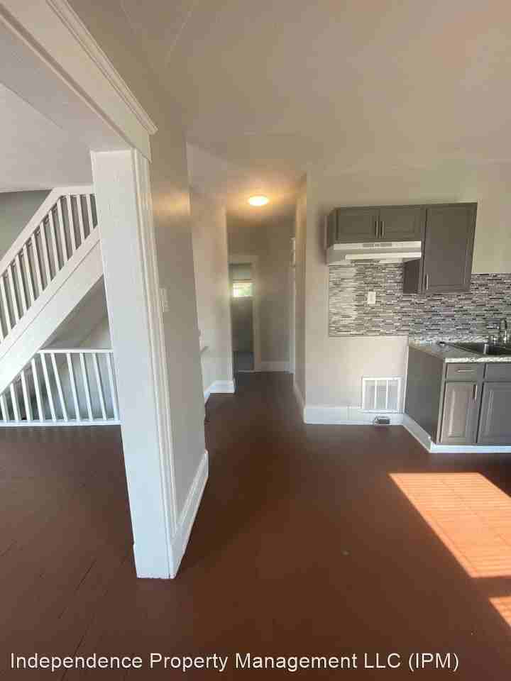 1011 Purcell Ave - Photo 2 of 13