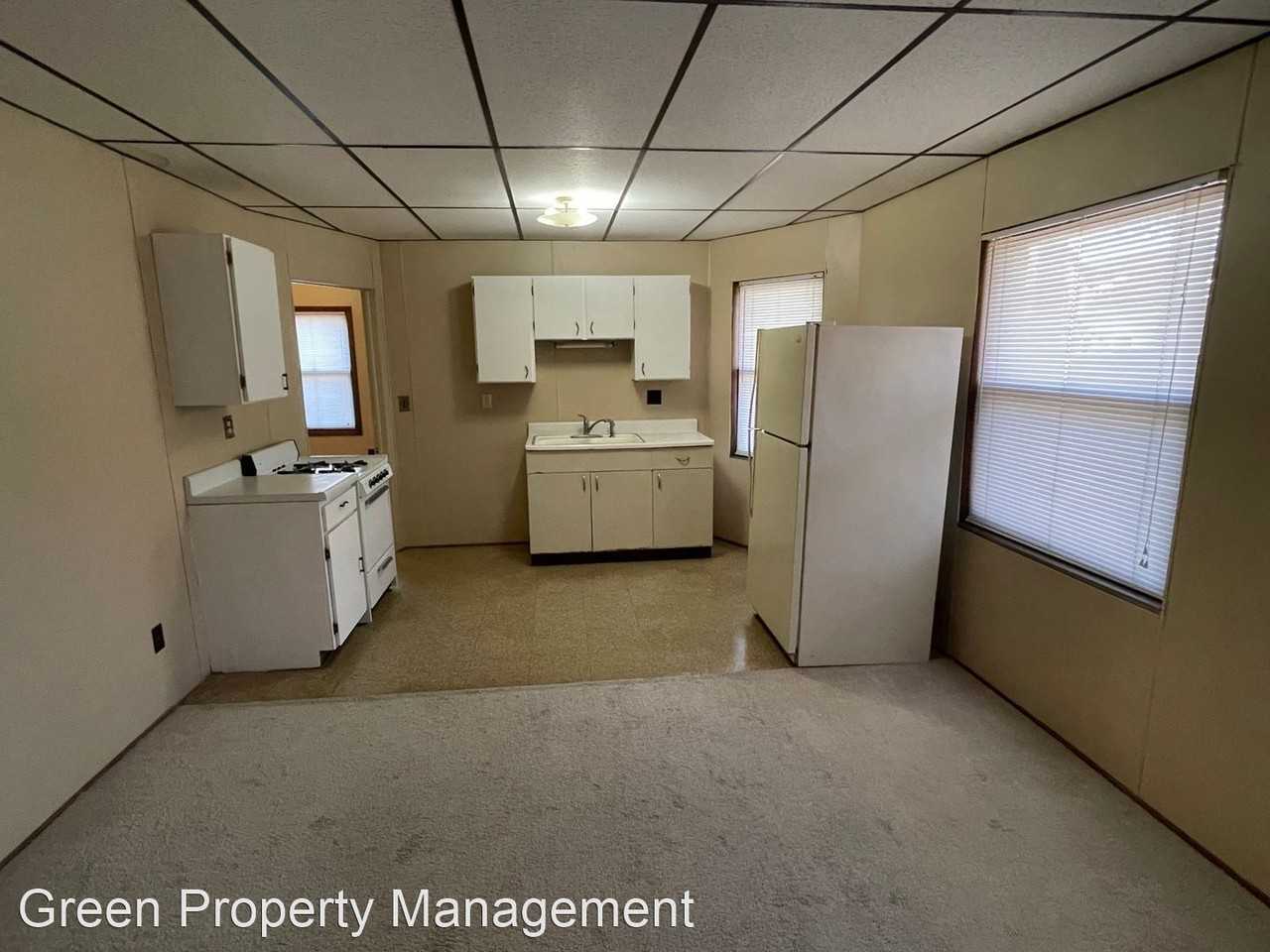 3121 Sanford St - Photo 2 of 5