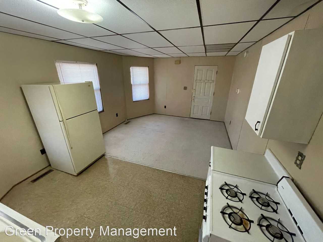 3121 Sanford St - Photo 3 of 5