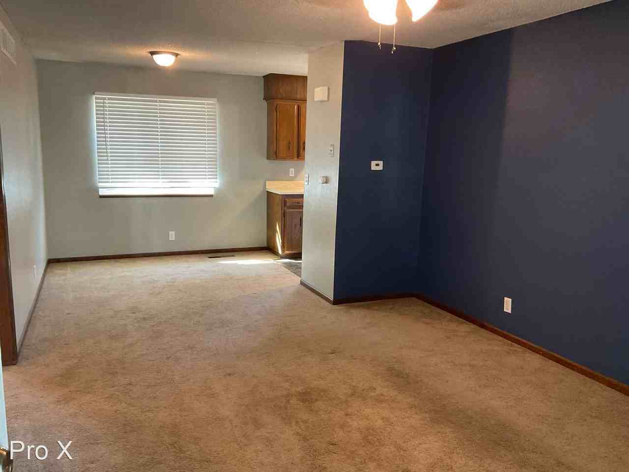 402 E Jefferson Duplex - Photo 2 of 12