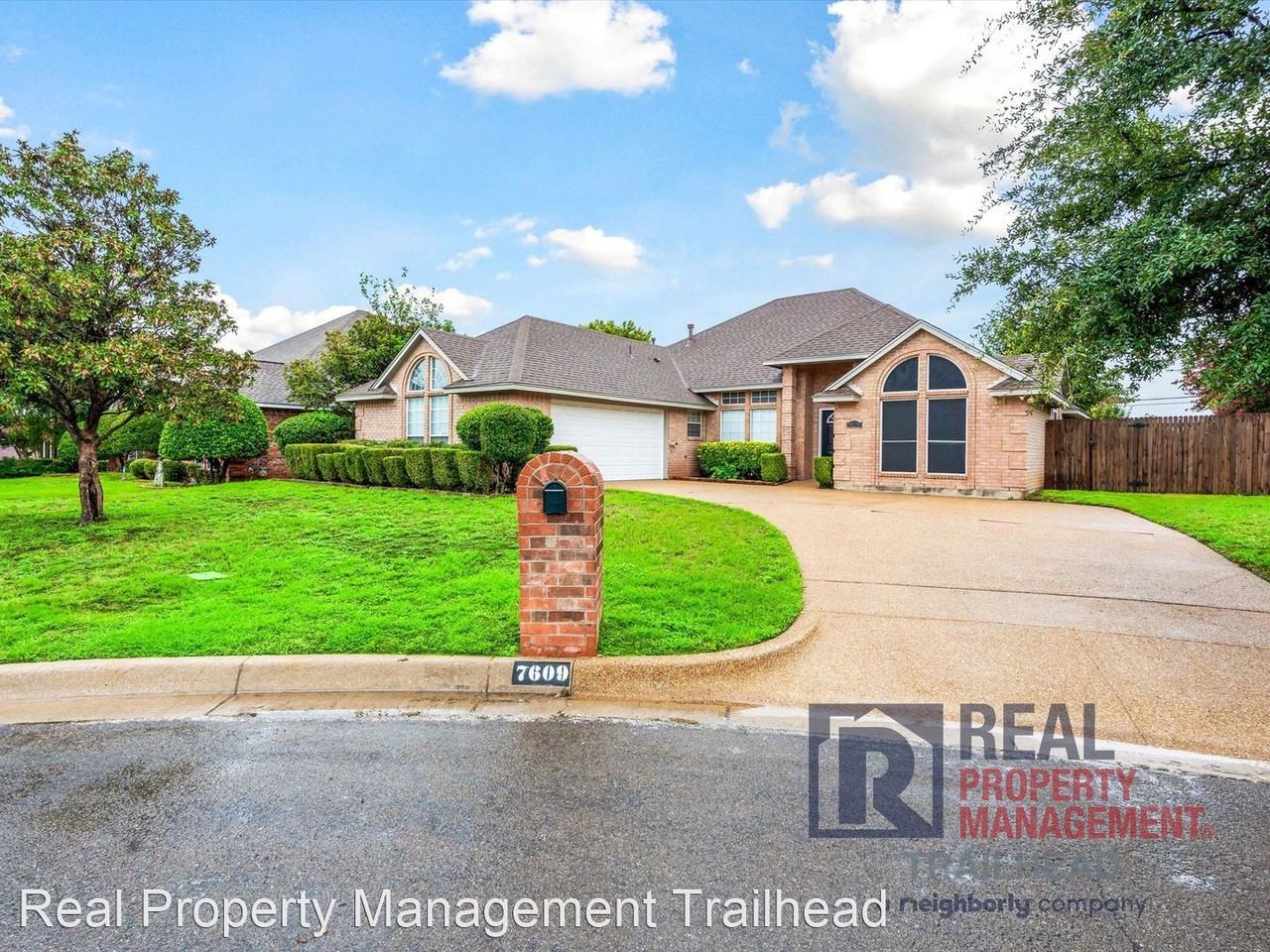 7609 Meadowside Rd - Photo 2 of 33