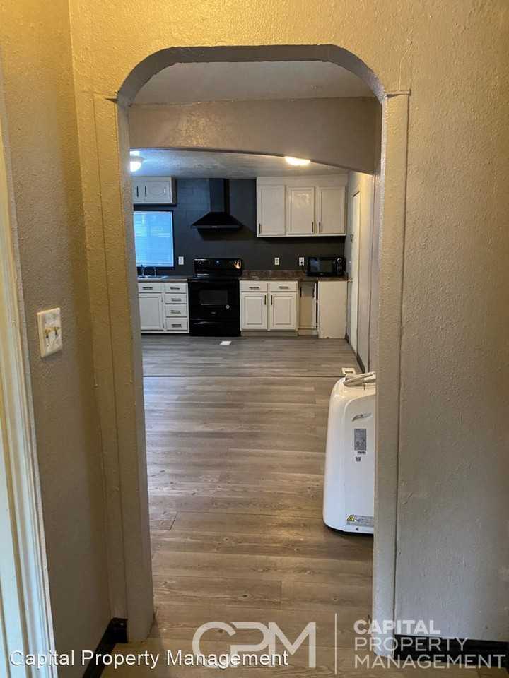 924 W 900 S - Photo 3 of 16