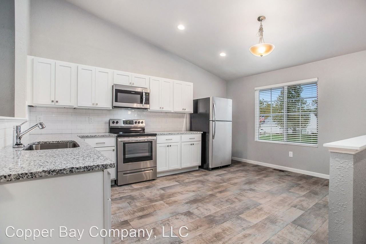 4034 Sumner Dr - Photo 2 of 23