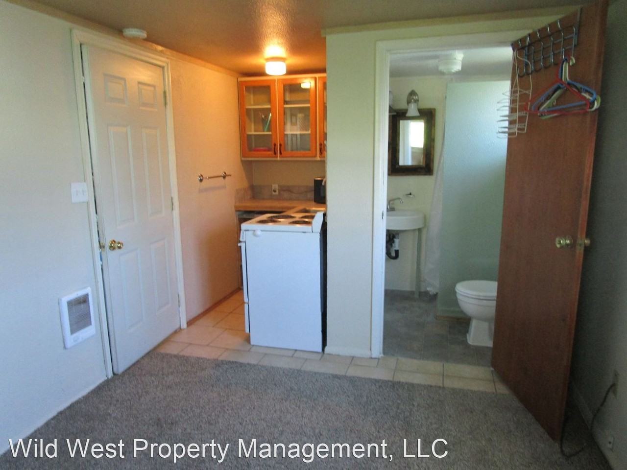 479 Se 4th St - Photo 3 of 4
