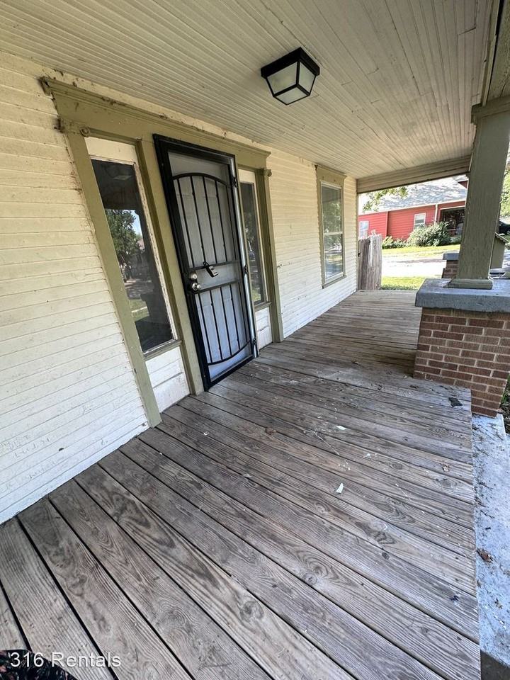 1335 S Waco Ave - Photo 2 of 22