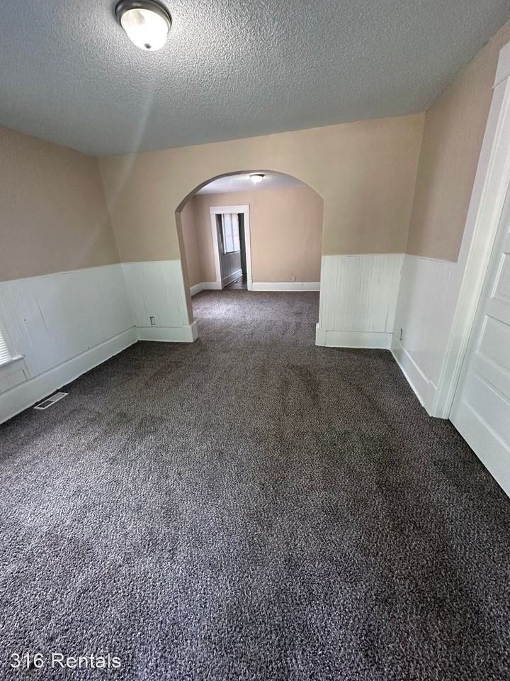 1335 S Waco Ave - Photo 3 of 22