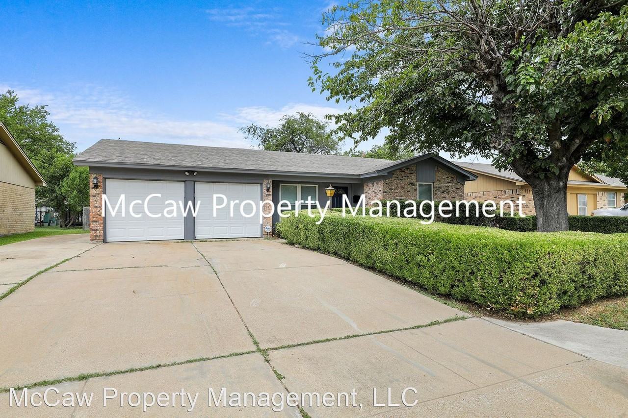 5571 Turner St - Photo 2 of 16