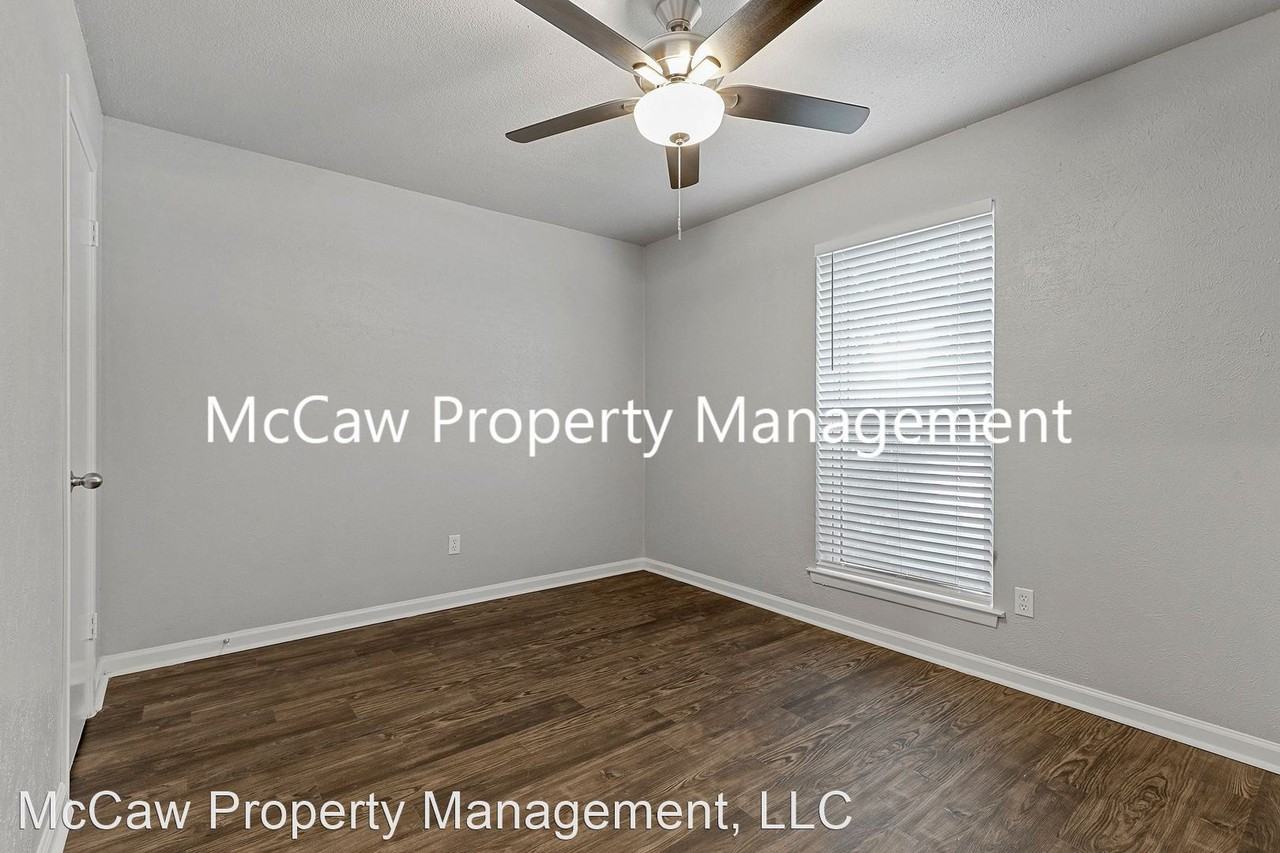 5571 Turner St - Photo 3 of 16