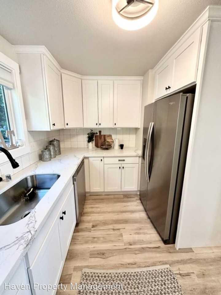 8605 182nd Pl Sw - Photo 3 of 27