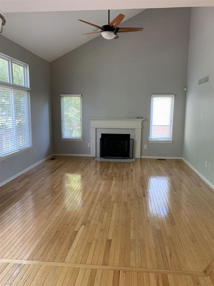 197 Columbia Dr - Photo 2 of 10