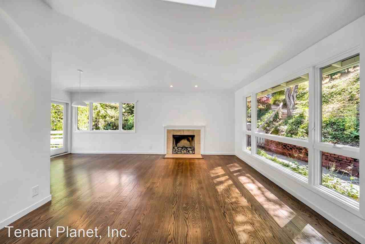 2059 Mastlands Dr - Photo 2 of 40