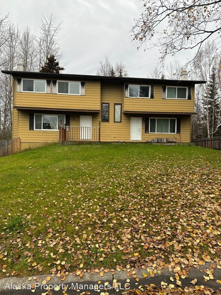 4943-4945 Vance DR - Photo 2 of 20