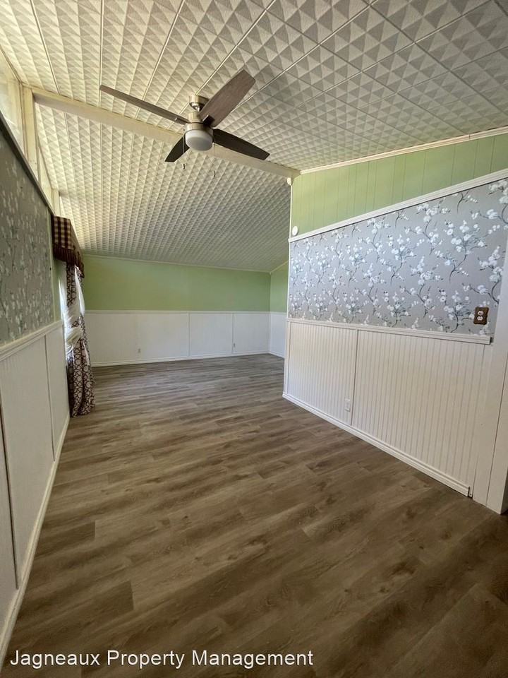 2020 13th St - Photo 2 of 11