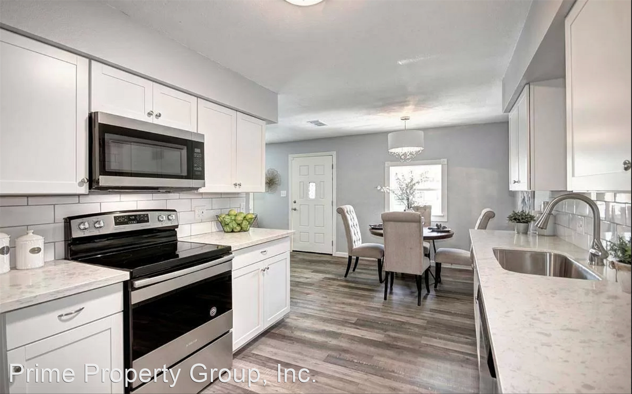 208 Birch St - Photo 2 of 44