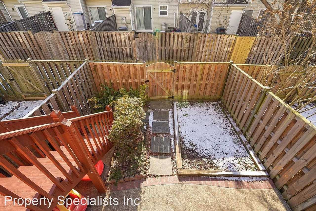 8674 Venoy Ct - Photo 3 of 50