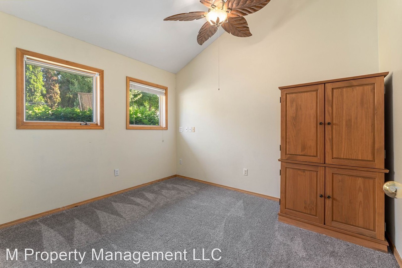 118 Long Dr - Photo 2 of 12