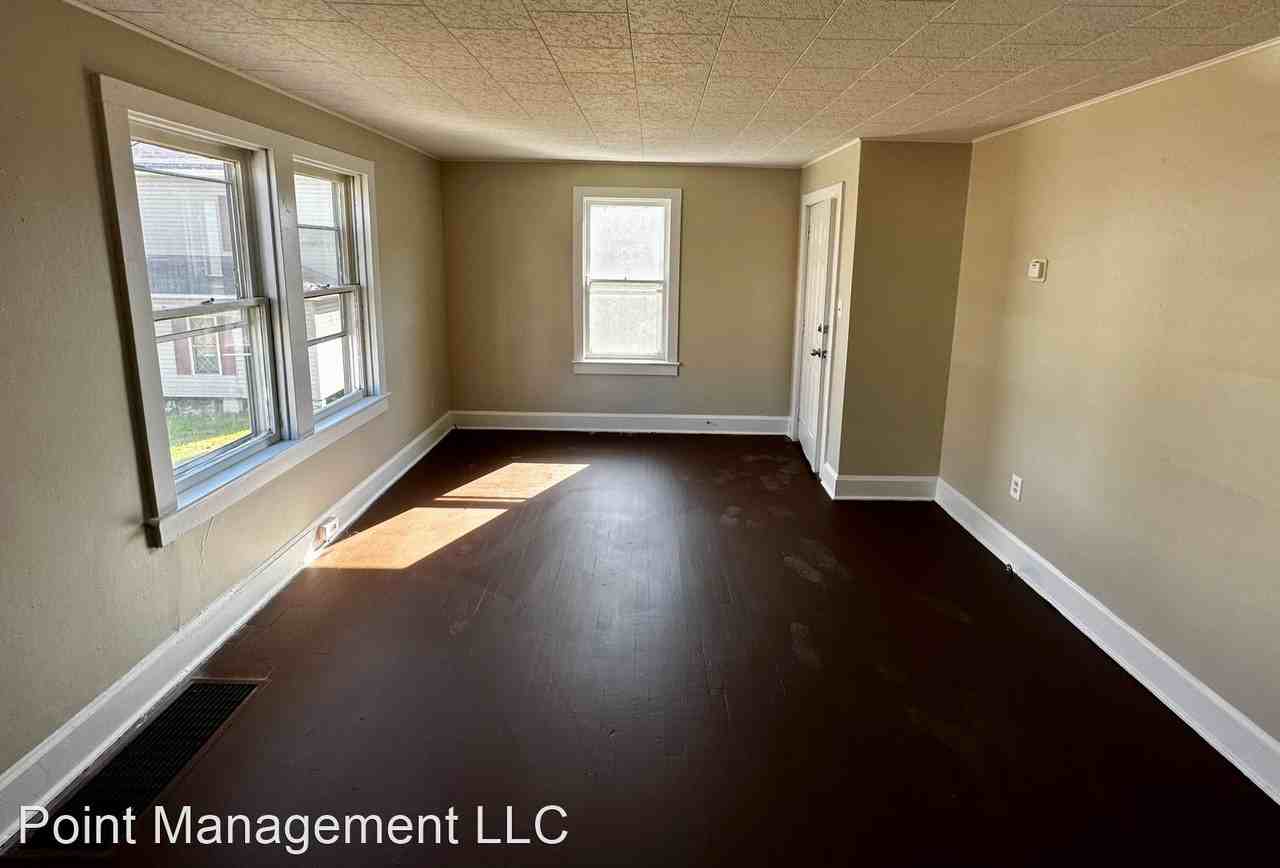 334 E. Hawthorne St - Photo 2 of 8