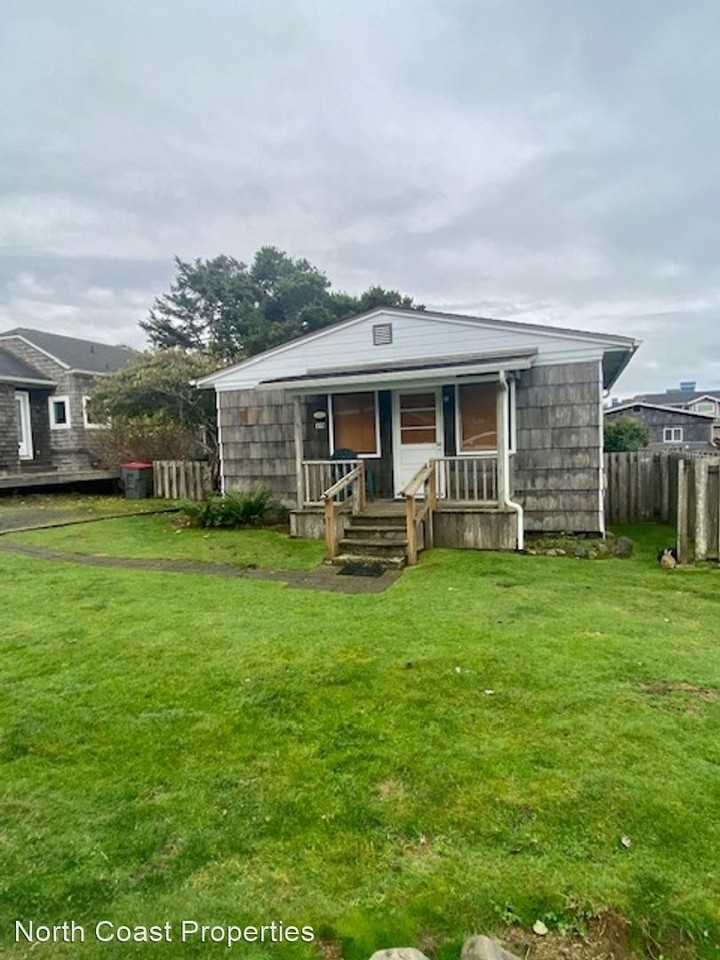 279 W Tanana Ave - Photo 2 of 14