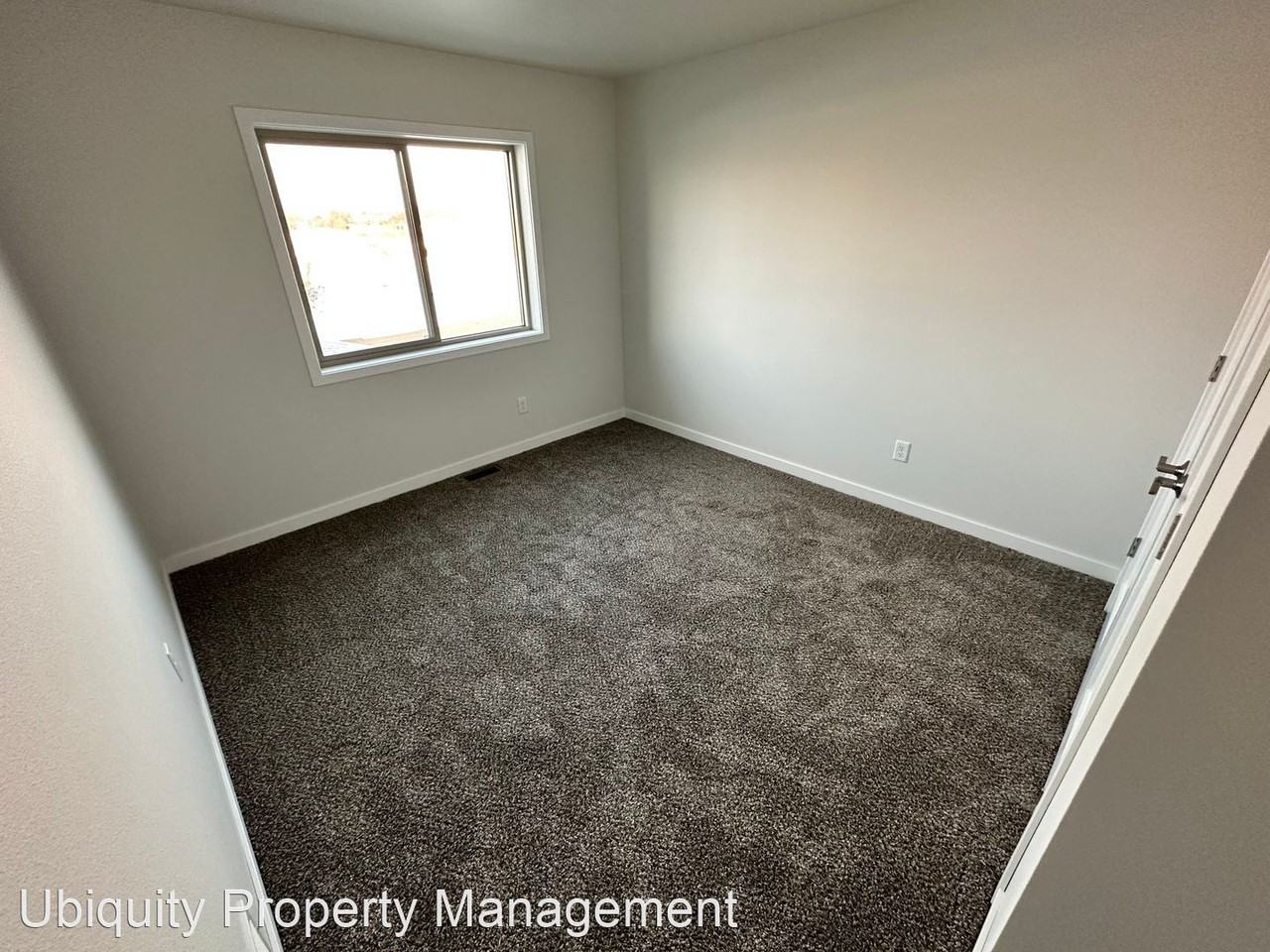 1559 47th Loop Se - Photo 3 of 19