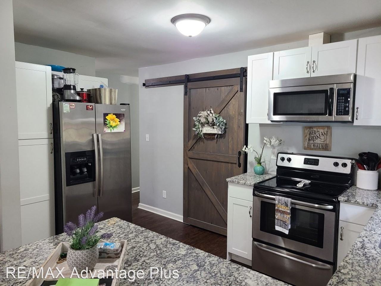 113 Williams St - Photo 2 of 11