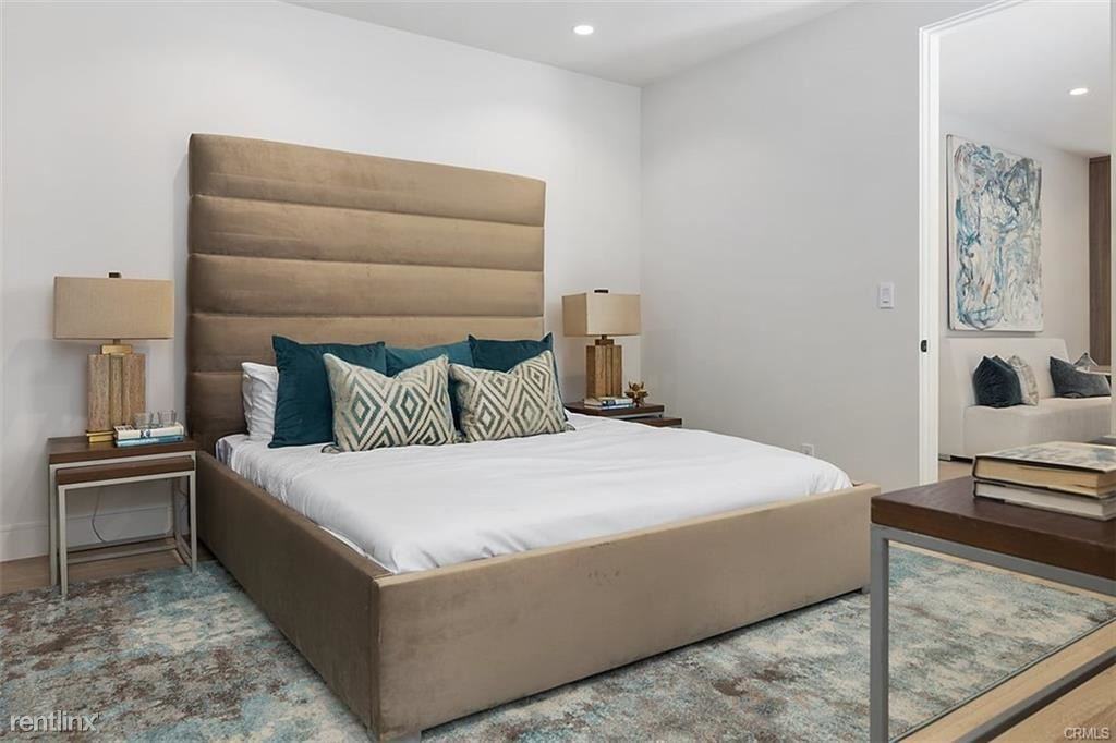 211 Tustin Ave #B - Photo 3 of 11