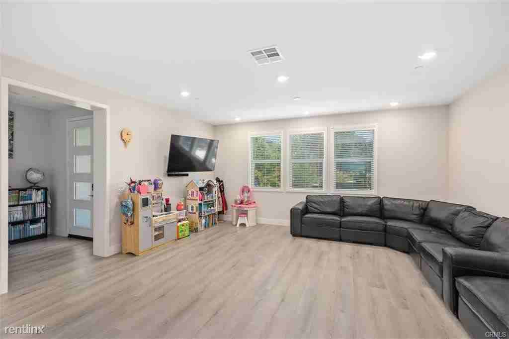 395 Sawbuck - Photo 2 of 11