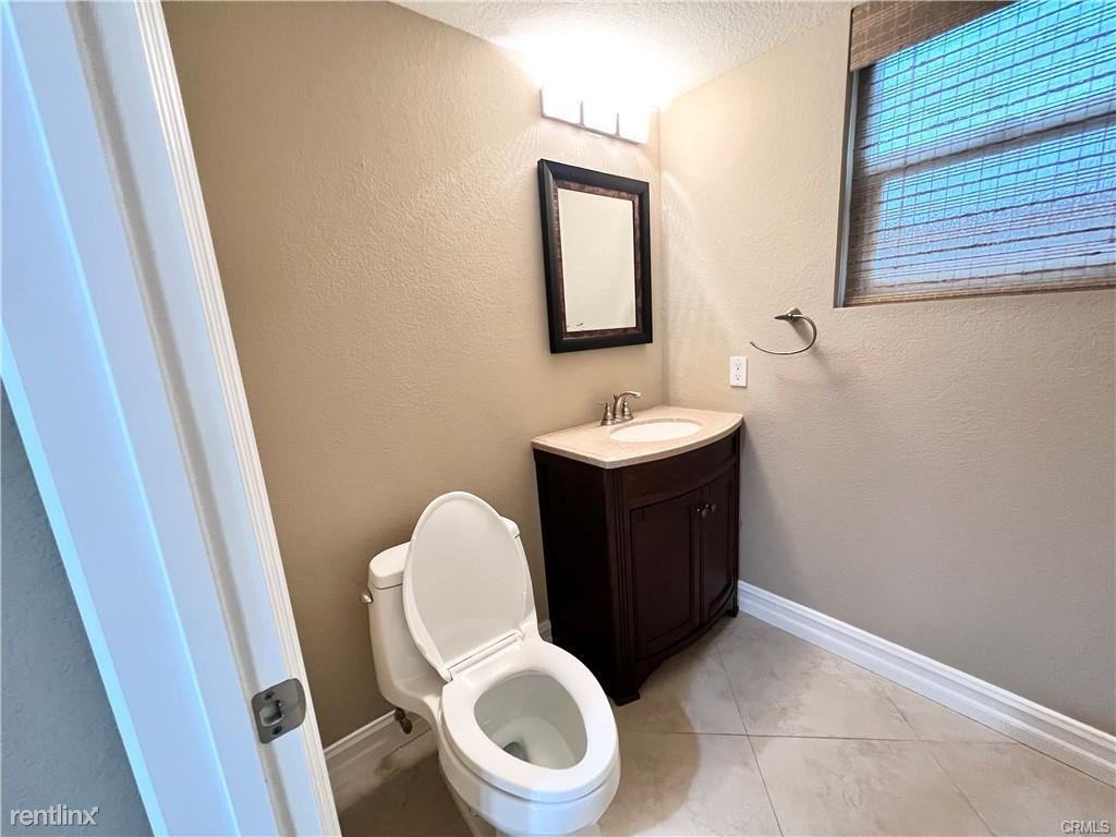24772 Oxford Dr - Photo 3 of 10