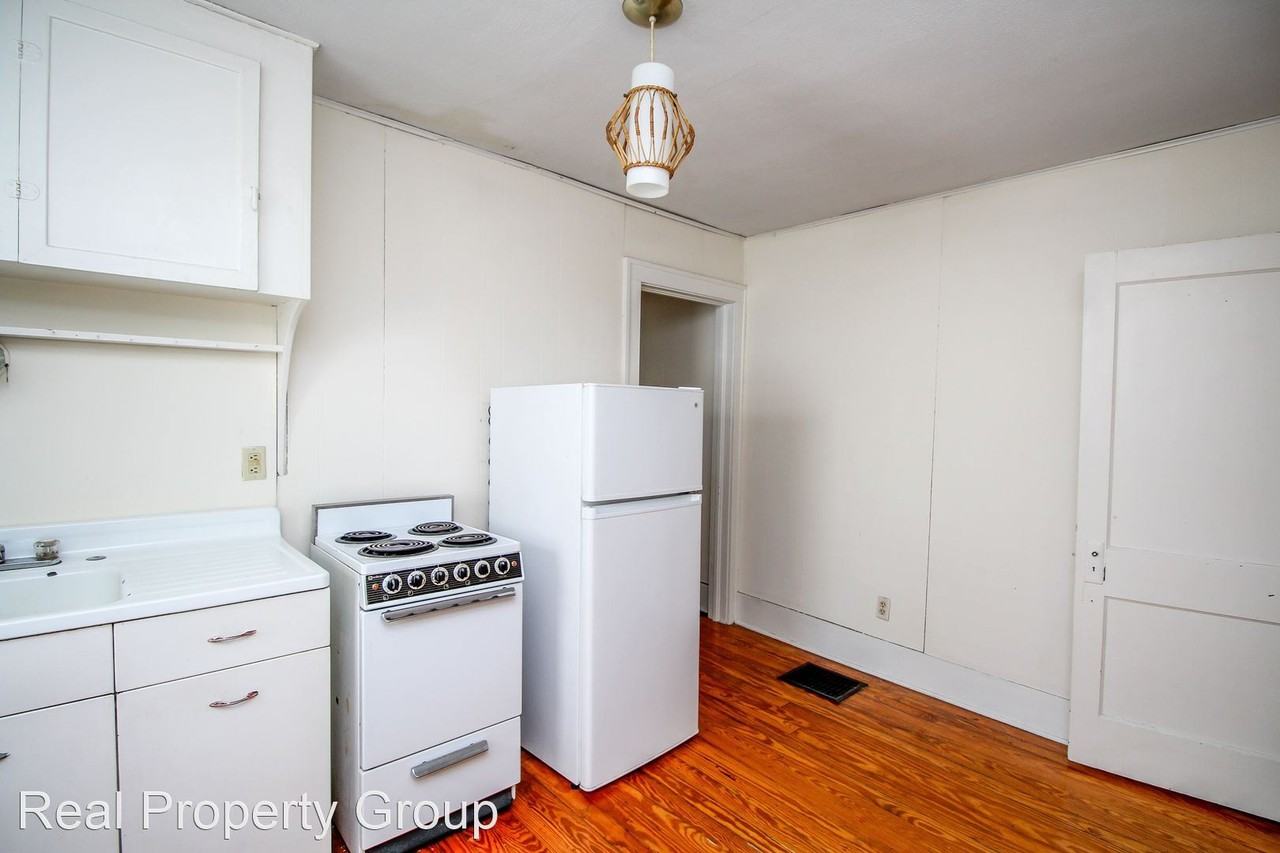 1410 Anthony St - Photo 3 of 10